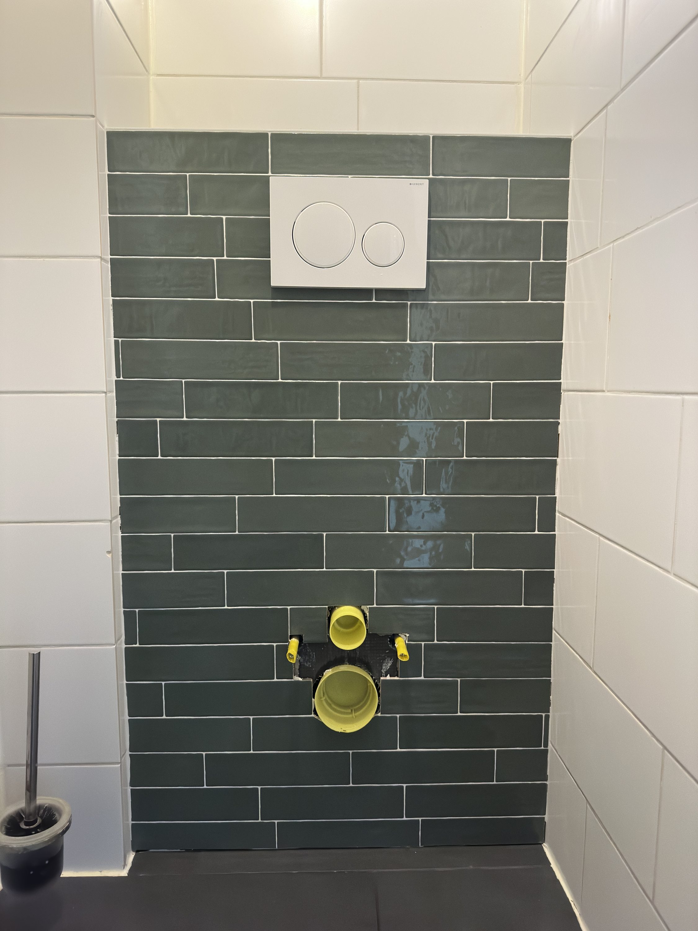 toilet renovatie Amersfoort kleine groene tegeltjes
