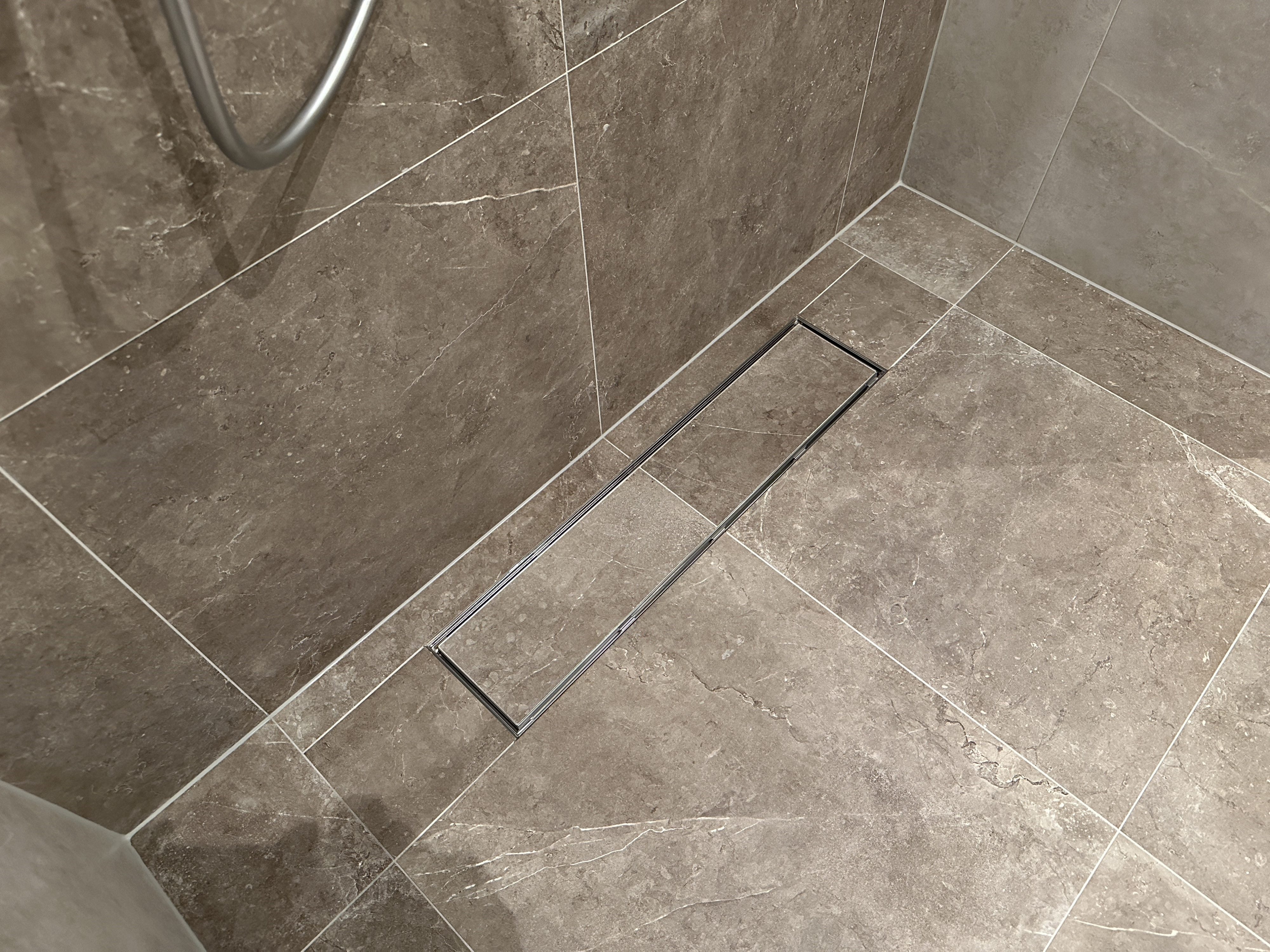 Badkamer renovatie 35 Amersfoort met warmteterugwin douchegoot