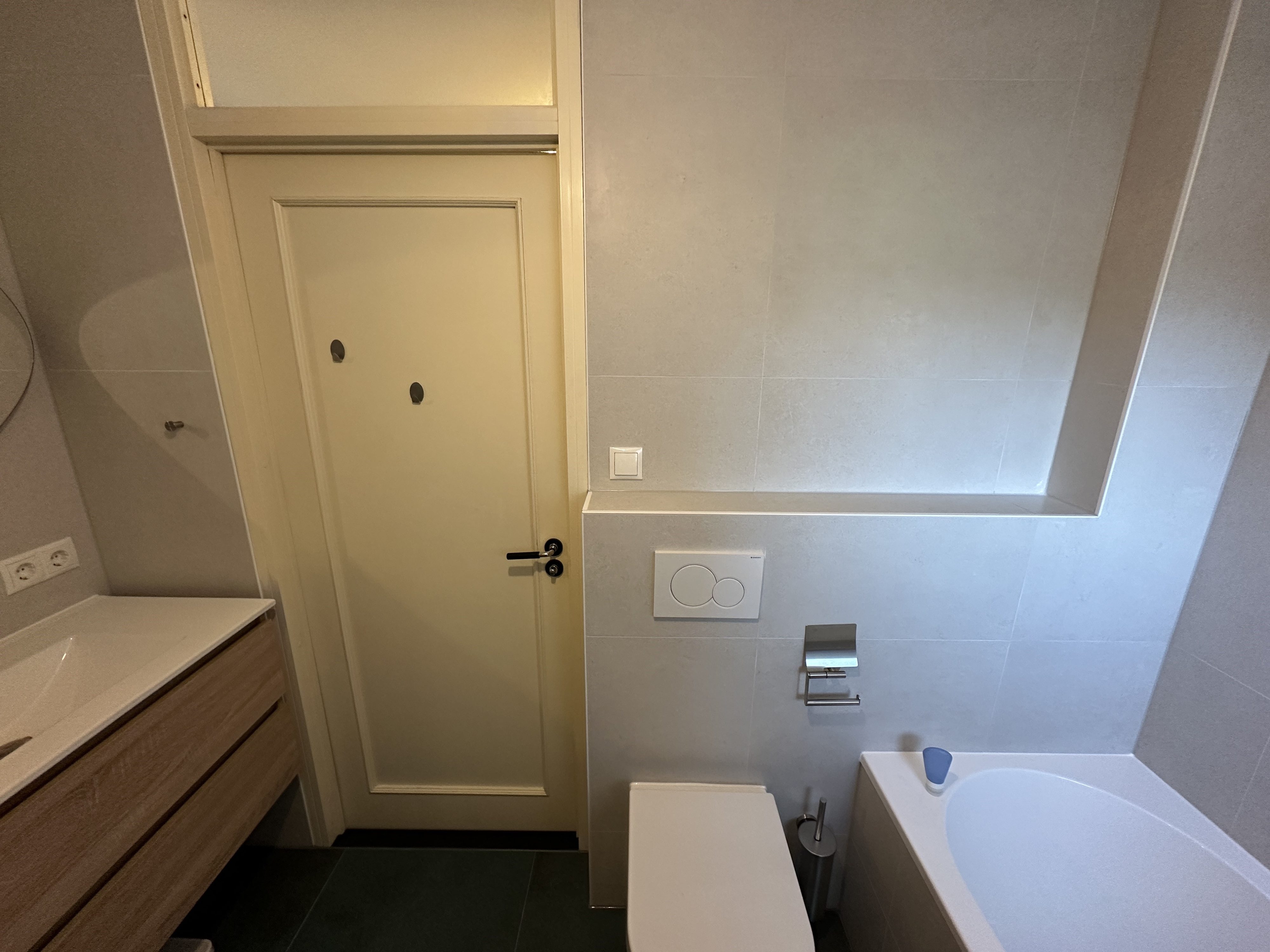 Badkamer verbouwing 36 Leusden mooi strak