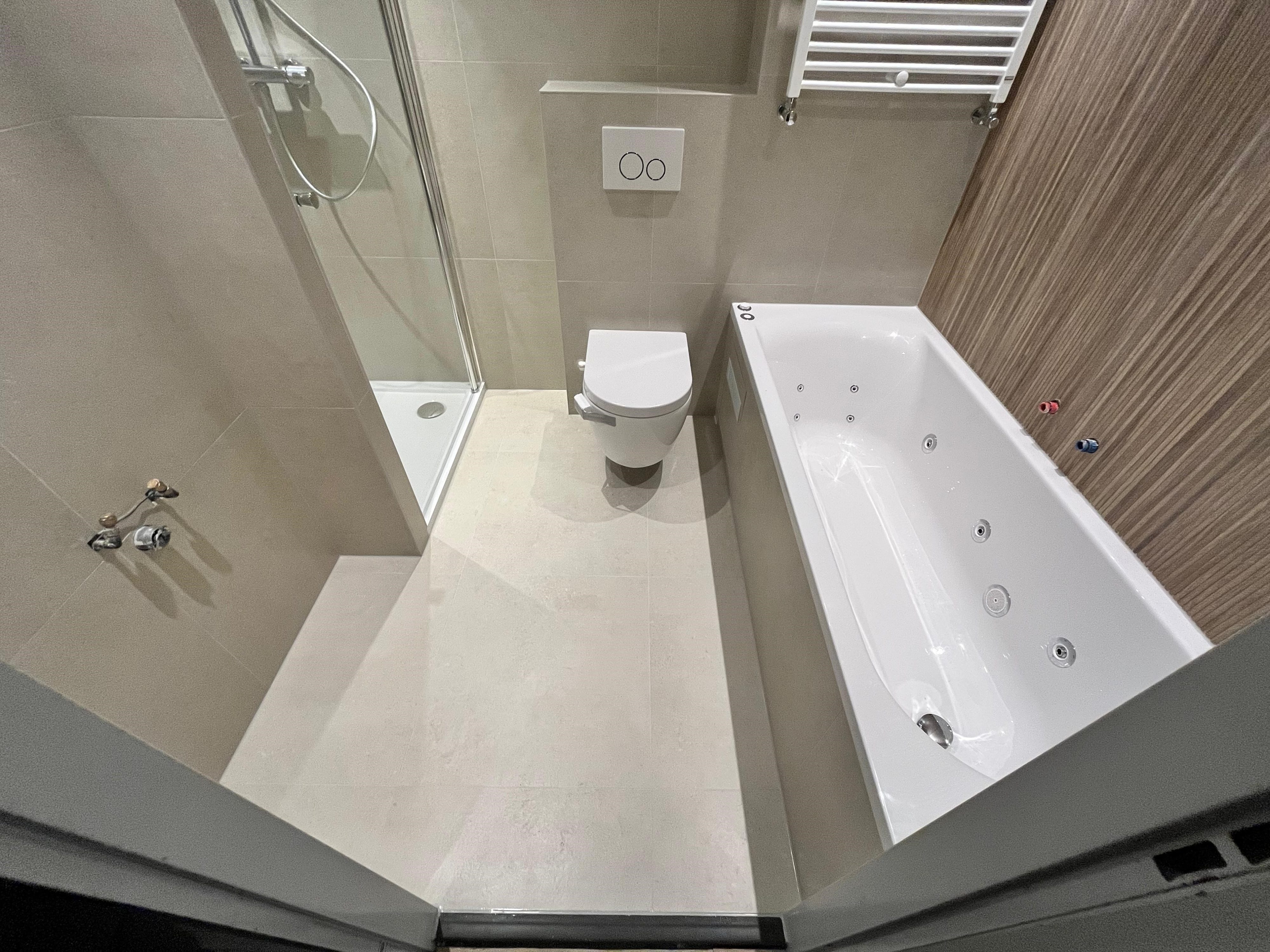 Badkamer renovatie 37 Amersfoort met wirlpool