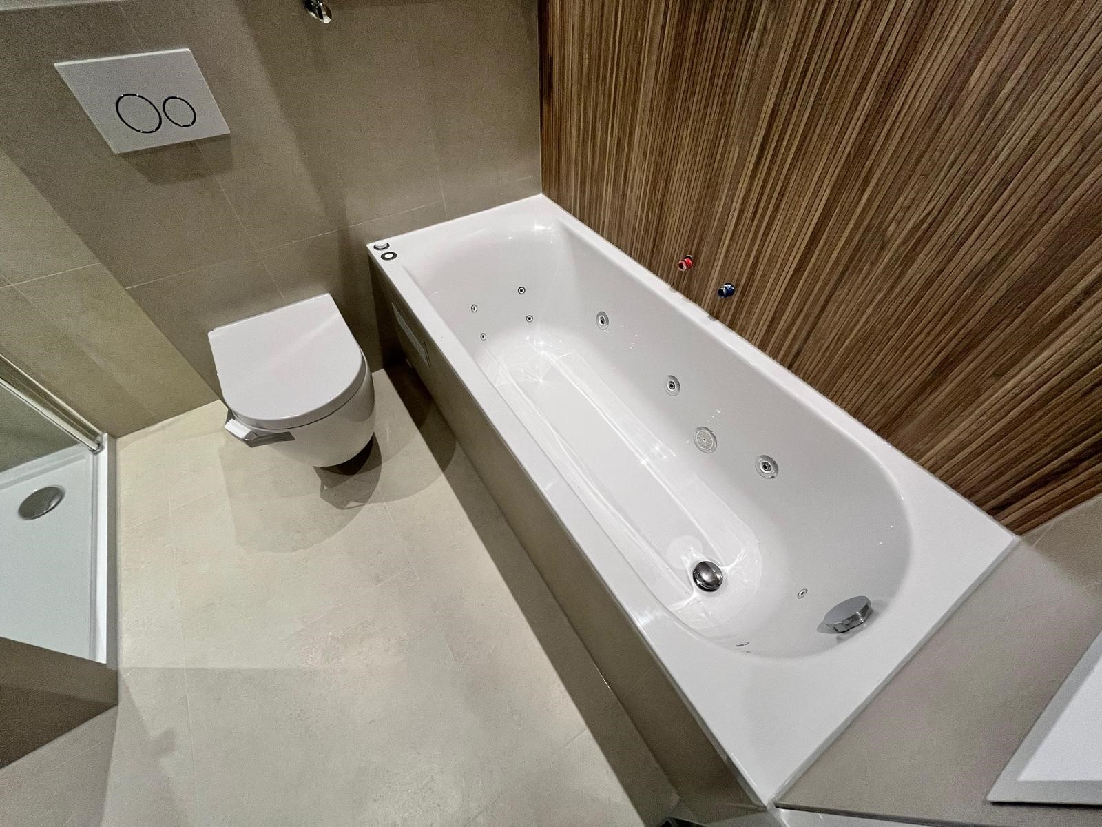 Badkamer renovatie 37 Amersfoort met wirlpool